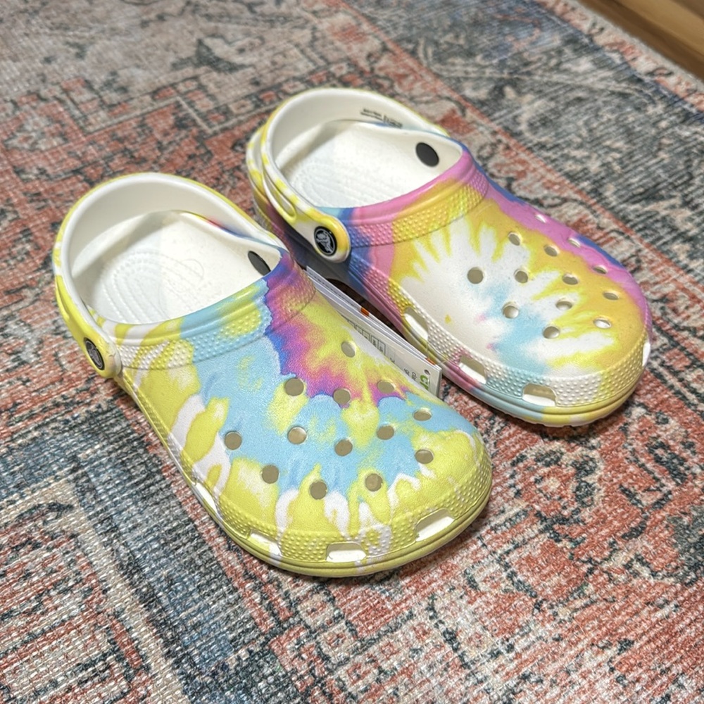 Tiedye crocs size men’s 5 / womens 7